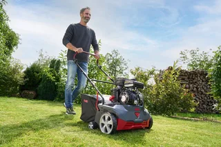 Benzin-Vertikutierer VERTIKUTIERER 38.6 P COMBI CARE COMFORT, 38 cm Arbeitsbreite by AL-KO – product image 2 of 5