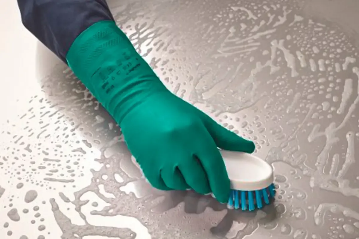 Ansell 37300080 AlphaTec® Chemicaliënhandschoen Nitril Maat (handschoen): 8 EN 421:2010, EN 374-1:2016/ Typ B, EN 374-5, EN 21420:2020 ISO 374-1:2016/ Typ B by Ansell, Green – product image