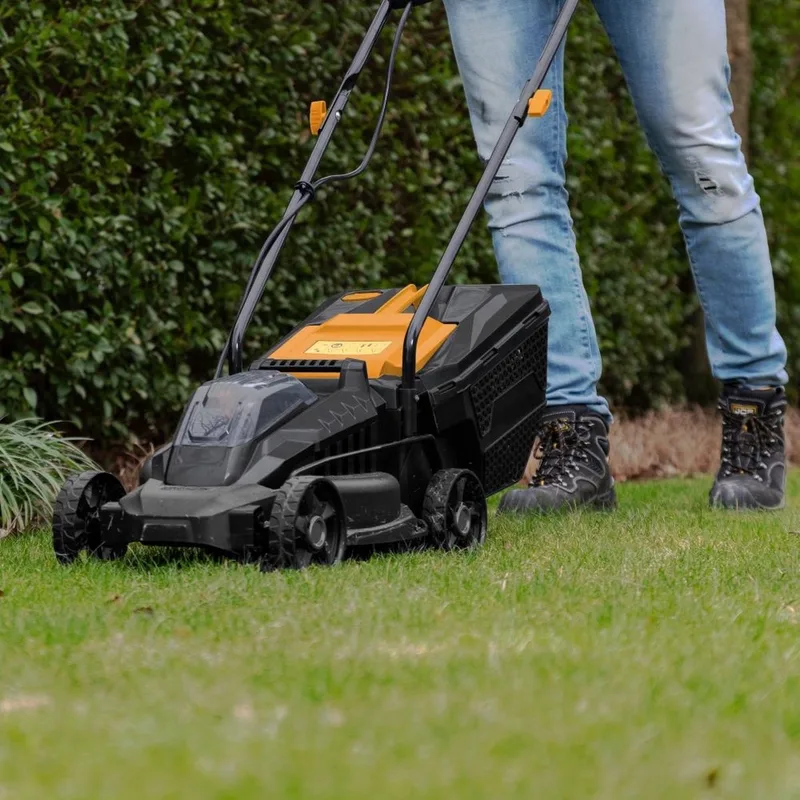 Accu 18V Grasmaaier 32cm - Excl. Accu en Oplader - Incl. gepatenteerde maai-assistent - Maaihoogte verschilt van 30 tot 60mm - Opvouwbaar - Maaibreedte 32cm - Maxxpack de Batavia – image du produit