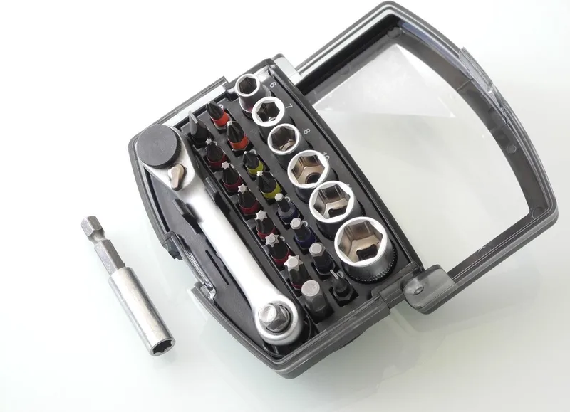Benson 24-delige doppenset met ratel - industriële kwaliteit - magnetische bits - compacte opbergbox van Benson, Zilver – productafbeelding