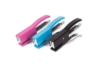 Handtacker Vater Heftklammern Tacker Set mit 500 Klammern zufällige Farbe, (1 tlg), Büro, Heftgerät Set + Heftklammern by Benson – product image 1 of 2