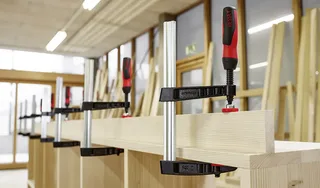 Temperguss-Schraubzwinge 120 x 60 mm TG mit 2-Komponenten-Kunststoffgriff TG12-2K van Bessey – productafbeelding 2 van 2