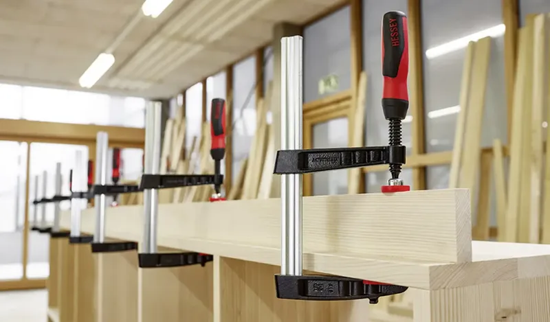 Temperguss-Schraubzwinge 120 x 60 mm TG mit 2-Komponenten-Kunststoffgriff TG12-2K van Bessey – productafbeelding 2 van 2