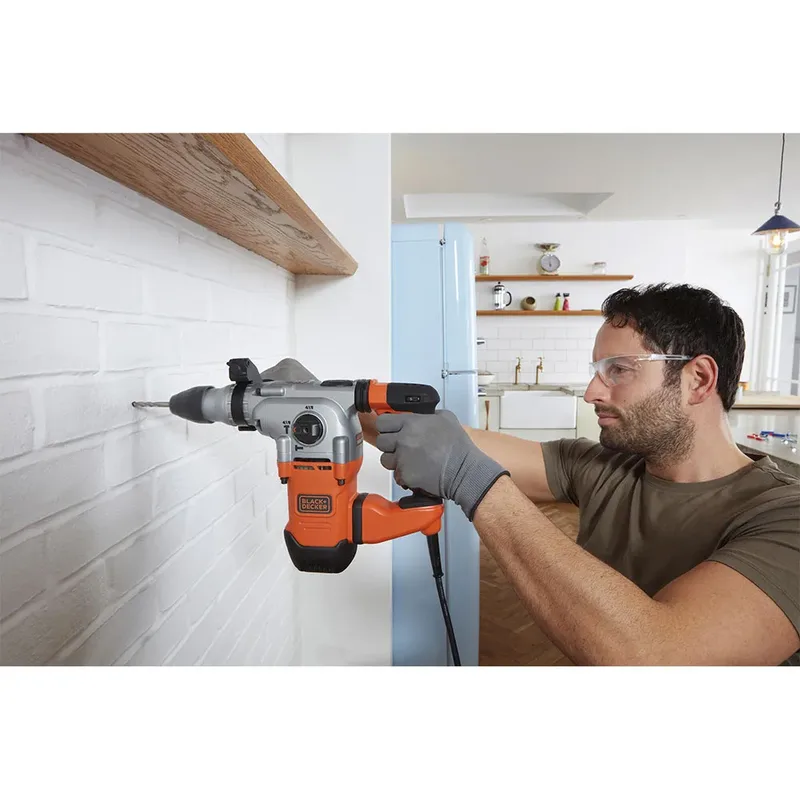 1250W 3.7J Pneumatische boorhamer met accessoires in koffer - BEHS03K-QS de Black+Decker – image du produit 4 sur 6