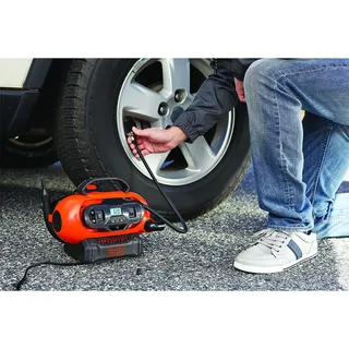 160 PSI compressor ACDC 18V zonder accu - BDCINF18N-QS van Black+Decker, Zwart, Oranje – productafbeelding 3 van 6