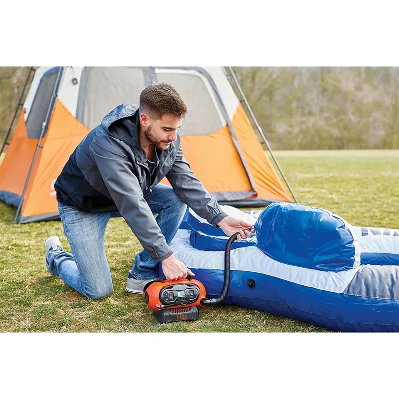 160 PSI compressor ACDC 18V zonder accu - BDCINF18N-QS van Black+Decker, Zwart, Oranje – productafbeelding 4 van 6