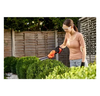 18V Gras- en struikschaar met verwisselzonder accu en lader bladen (zonder accu) - BCSS18B-XJ de Black+Decker – image du produit 5 sur 5
