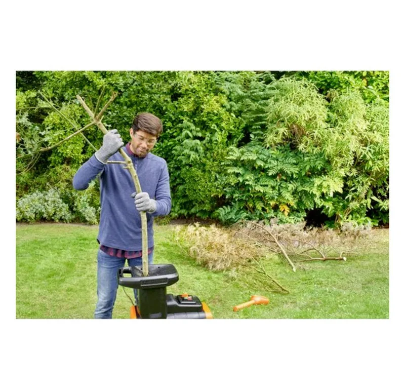 2800W Fluister Hakselaar - BEGAS5800-QS de Black+Decker – image du produit 3 sur 5