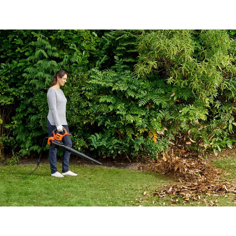 3000W Tuinruimer Bladblazer met rugzaksysteem - BEBLV300-QS de Black+Decker – image du produit 5 sur 6