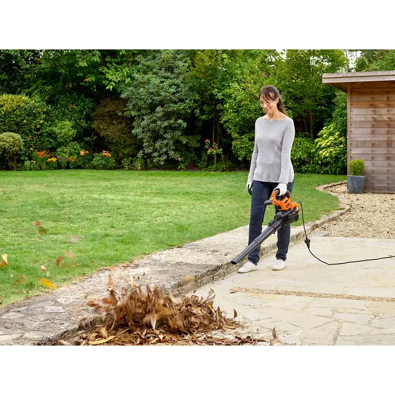 3000W Tuinruimer Bladblazer met rugzaksysteem - BEBLV300-QS de Black+Decker – image du produit 3 sur 6