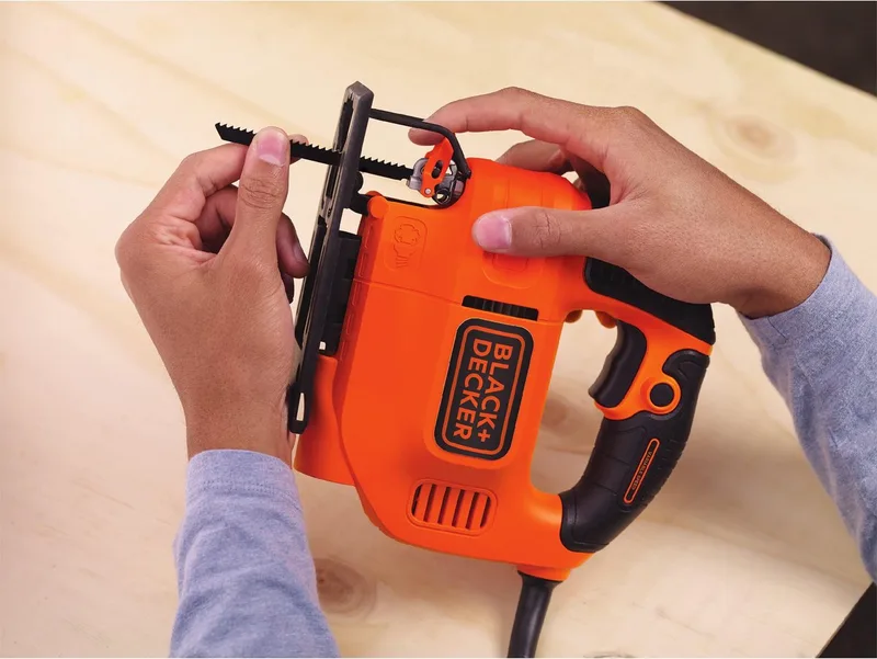 520W decoupeerzaag. rechte zaagsneden. bochten en 45° afschuinen. variabele snelheid - KS701EK-QS de Black+Decker – image du produit