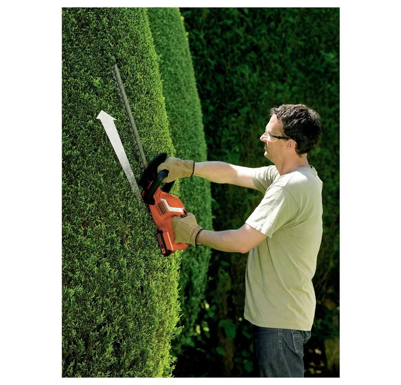 Accu Heggenschaar 18V 2.0Ah Inclusief accu en lader - GTC1845L20-QW van Black+Decker – productafbeelding 4 van 5