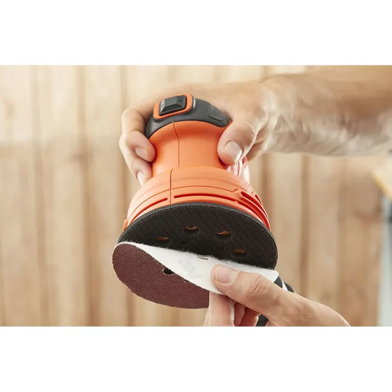 B+D 230W excentrische schuurmachine van Black+Decker – productafbeelding 4 van 4