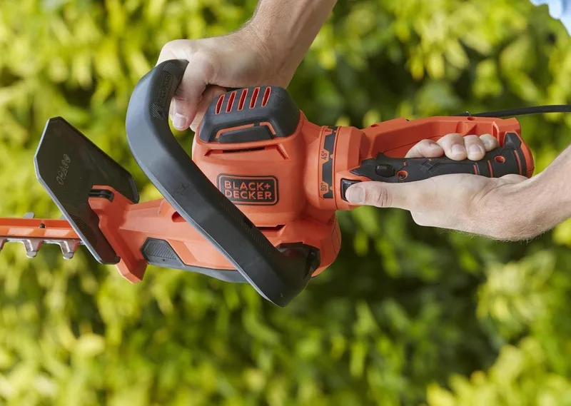 BLACK+DECKER 650W 60cm 25mm TWIST Heggenschaar - BEHTS551-QS by Black+Decker – product image 2 of 7