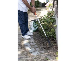 Hark - Telescopische Tuinhark - Uitschuifbare Steel van 78 tot 111 CM - Bladhark - Tuingereedschap Aluminium Steel en Koolstofstalen Kop - Roestvrij - Zilver/Zwart fra Black+Decker – produktbillede 5 af 5