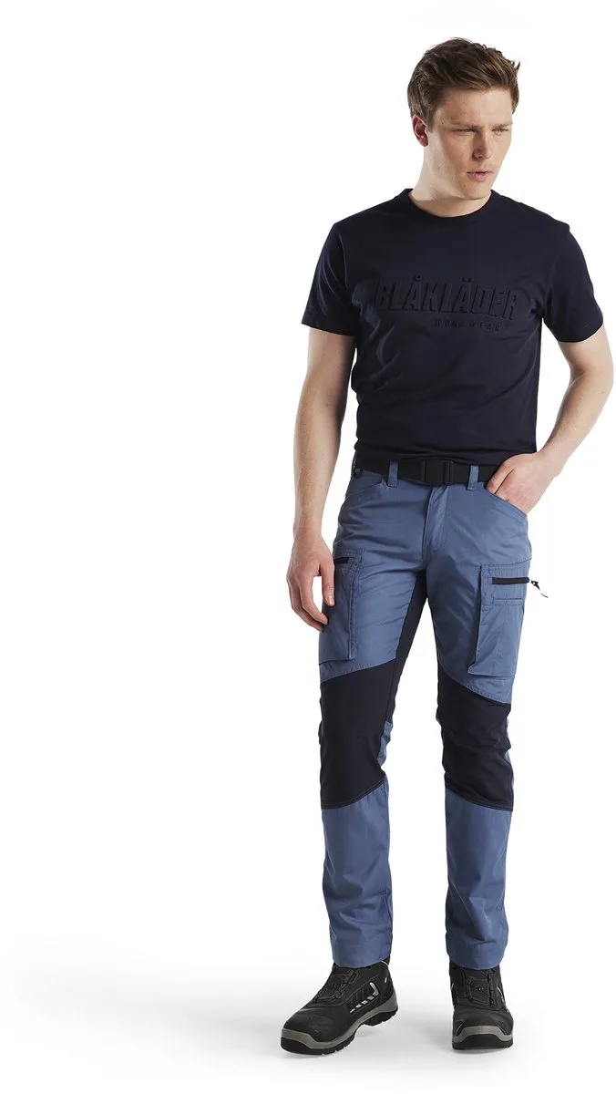 Service werkbroek met stretch 1459-1845 - Gevoelloos blauw/Donkerblauw von Blåkläder, Gevoelloos blauw, Dunkelblau, C44 – Produktbild