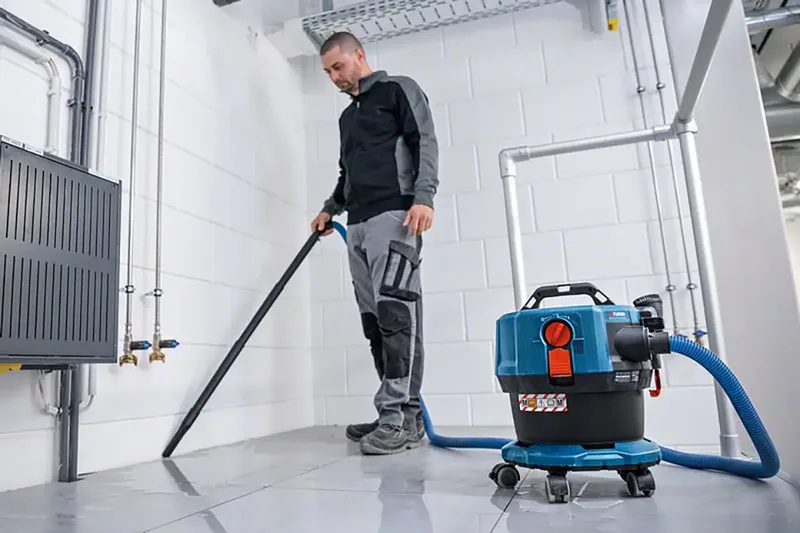GAS 18V-12 MC, Nass-/Trockensauger de Bosch Professional – image du produit 2 sur 3