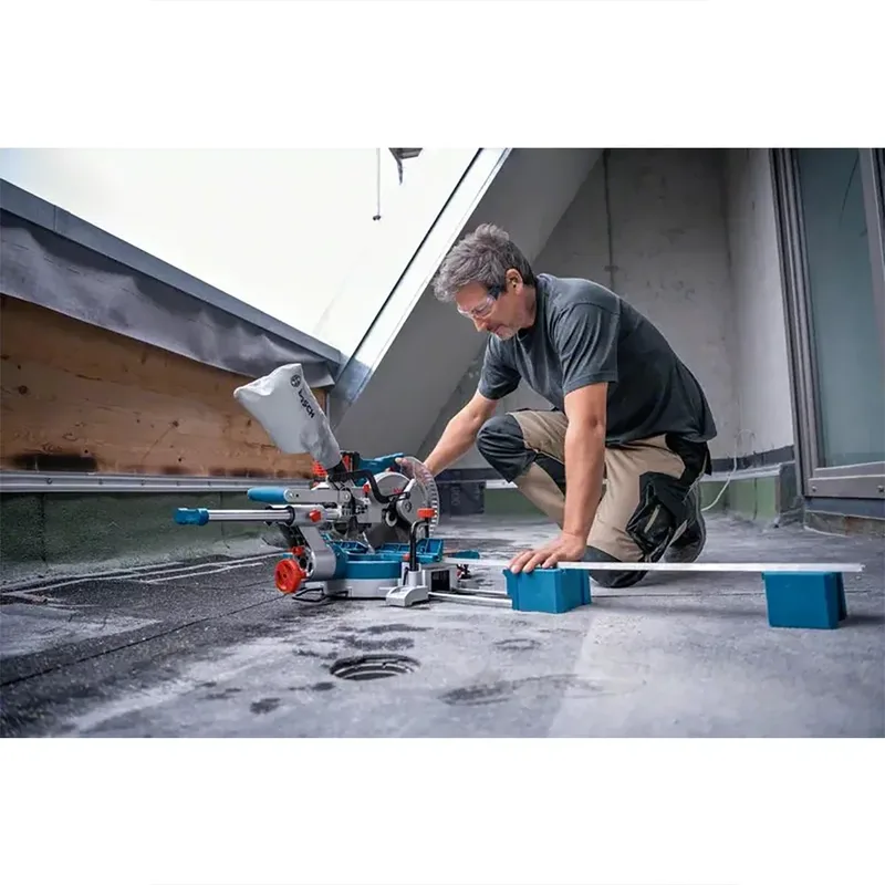 GCM 18V-216 D Accu kap- en verstekzaag 216mm 18V Basic Body - 0601B51000 van Bosch Professional – productafbeelding 5 van 6