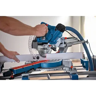 GCM 305-216 D Kap- en verstekzaag 216mm 1200W - 0601B49000 van Bosch Professional – productafbeelding 4 van 6