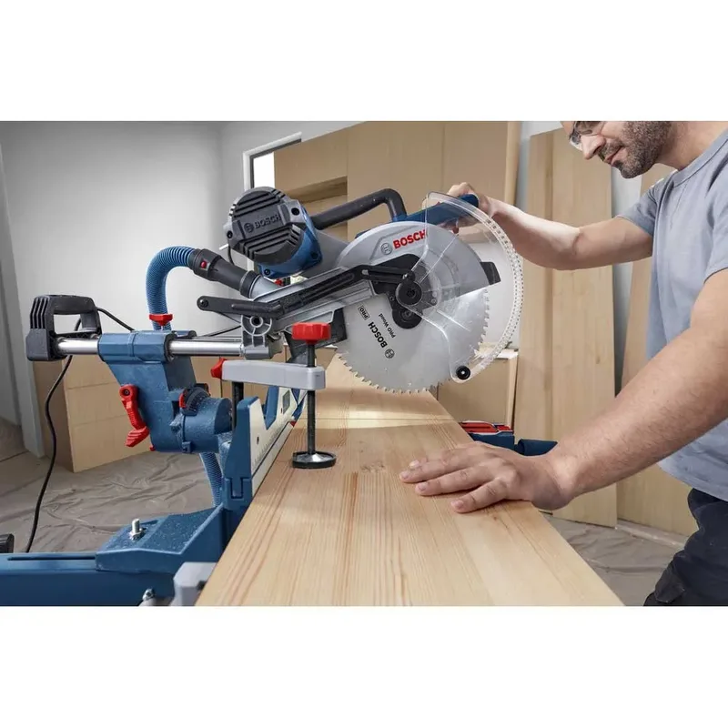 GCM 340-305 D Kap- en verstekzaag - 0601B60000 van Bosch Professional – productafbeelding 3 van 6