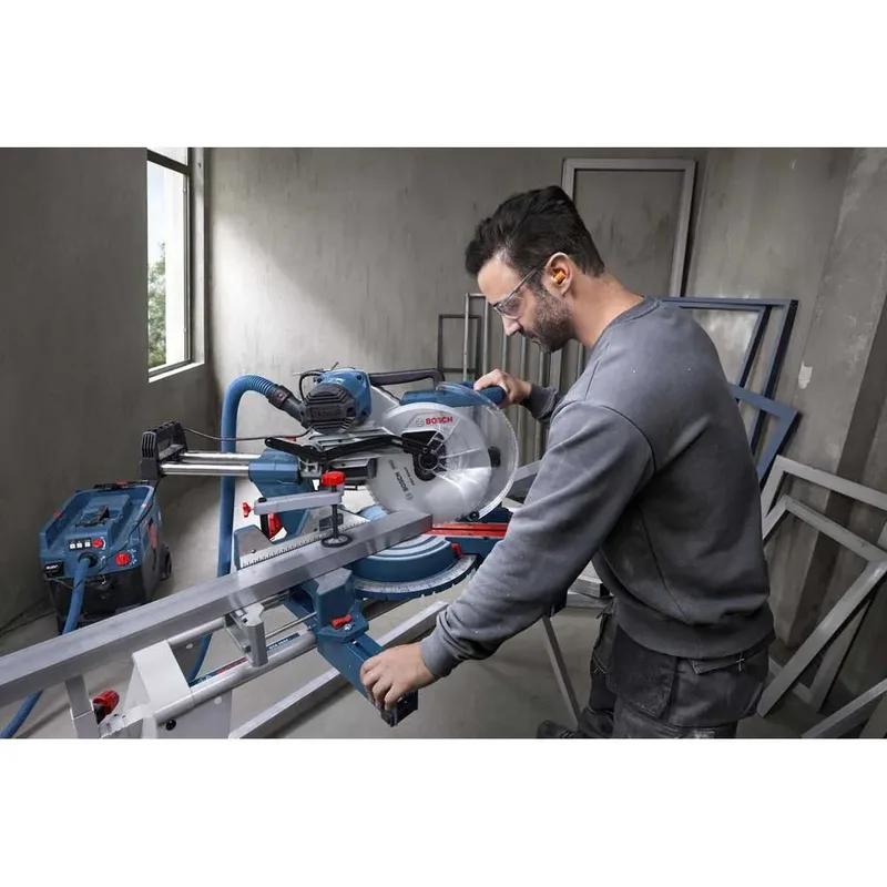 GCM 340-305 D Kap- en verstekzaag - 0601B60000 van Bosch Professional – productafbeelding 5 van 6