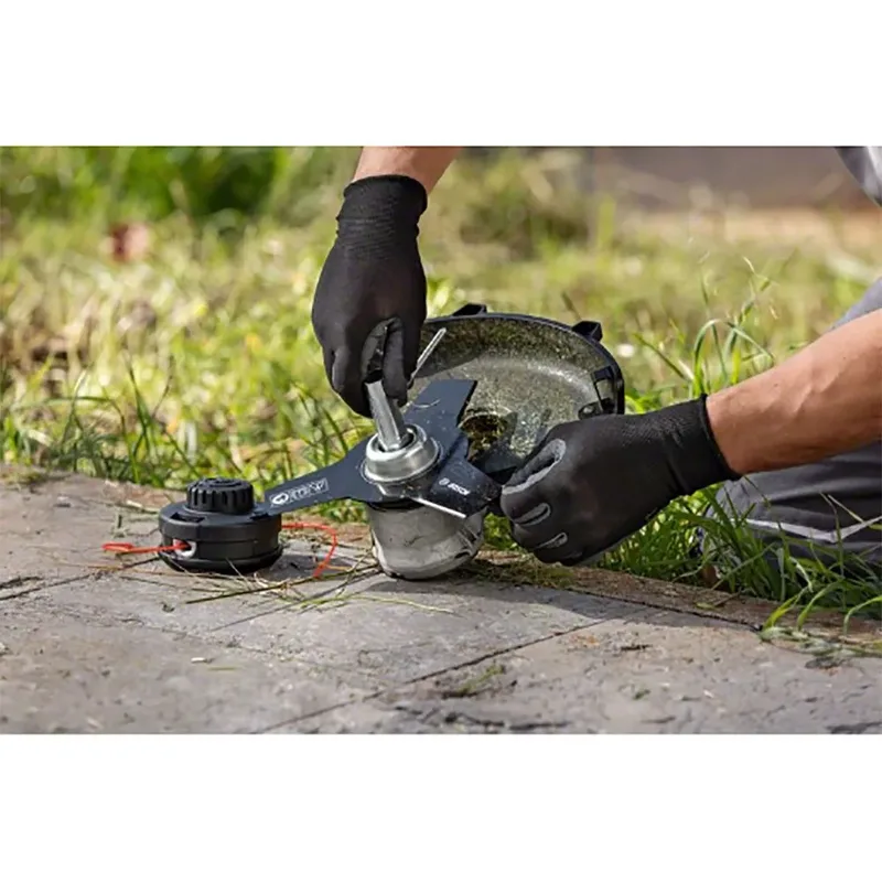 GFR 18V-23 - Accu Bosmaaier - Inclusief Schouderriem - Spoel en lijn - Beschermkap - Handgreep - Plant Bescherming - Messenset - barrière balk van Bosch Professional – productafbeelding 4 van 6