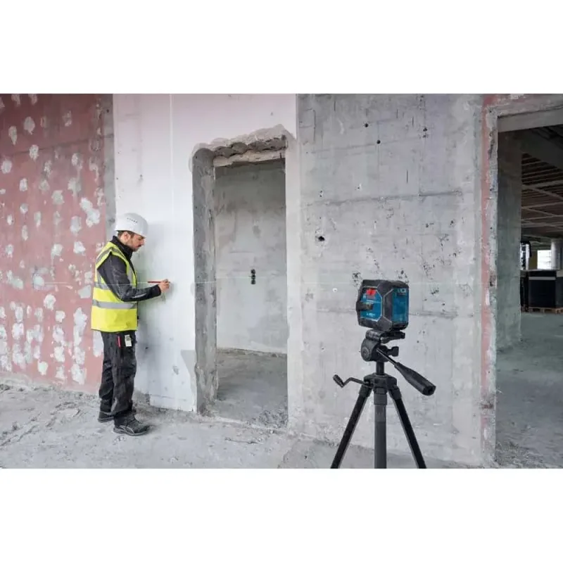 GLL 20-22 G - Lijnlaser - (4x batterij 1,5V LR6 (AA), laserrichtbord, houder LB10, statief BT 150, alkalinebatterij-adapter, tas) van Bosch Professional – productafbeelding 5 van 6