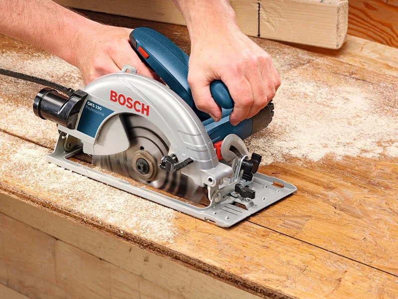 Handkreissäge GKS 190, 1400 W, 190 mm van Bosch Professional, Blauw, Zwart – productafbeelding 2 van 4