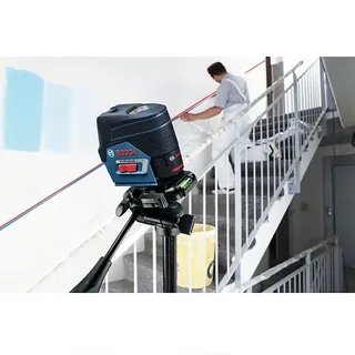 Lijnlaser GCL 2-50 C (RM2 + etui + 4 AA batterijen + richtplaat) de Bosch Professional, Bleu – image du produit 4 sur 5