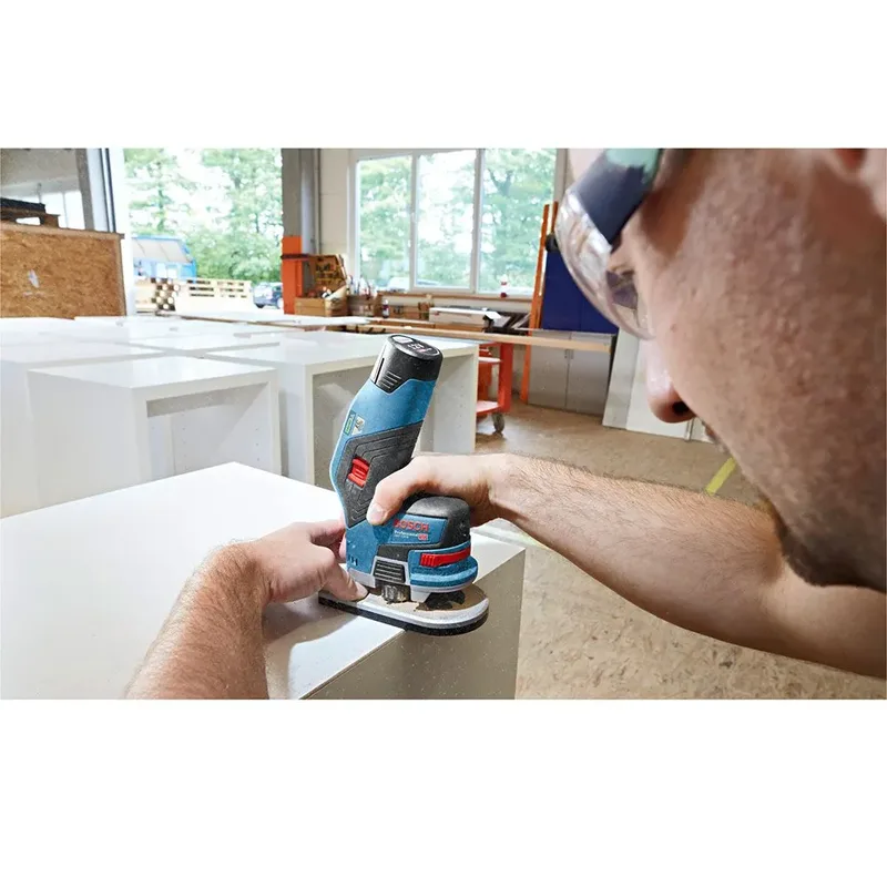 Fraiseuse Sans Fil Gkf 12v-8 de Bosch Professional, Bleu – image du produit 4 sur 6