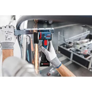 Bosch Akku-Winkelschleifer GWS 12V-76 mit 2 x 2,0 Ah Li-Ion Akku von Bosch Professional – Produktbild 4 von 5