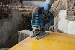 GST 150 BCE Decoupeerzaag - 780 Watt - Met L-BOXX van Bosch Professional, Blauw – productafbeelding 2 van 5