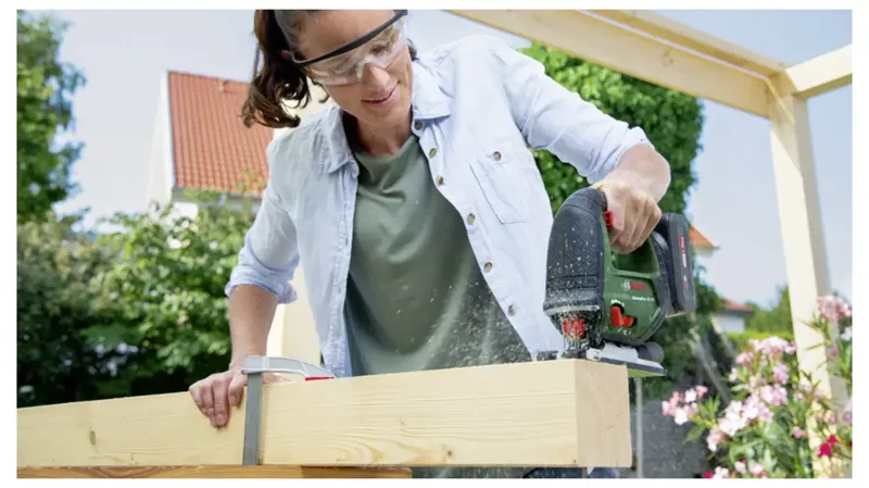 Bosch Home and Garden AdvancedSaw 18V-140 Scie sauteuse sans fil 0603013002 brushless 18 V Nombre d’accus fournis 0 de Bosch Home & Garden – image du produit 2 sur 2