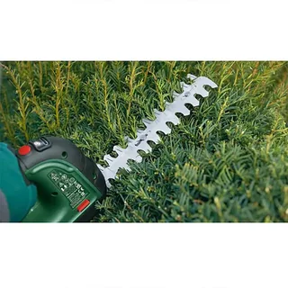 AdvancedShear 18V-10 accu buxus- en grasschaar - Incl. buxusschaarmes (20 cm) en grasschaarmes (10 cm) - Met 18 V accu en lader van Bosch – productafbeelding 2 van 6