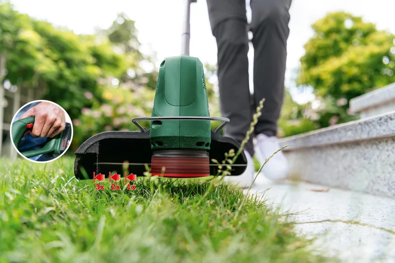 Akku-Rasentrimmer Easy GrassCut 18 V-230 Solo, 23 cm Arbeitsbreite Faden, inkl. Ersatzfadenspule, ohne Akku und Ladegerät de Bosch Home & Garden, Vert – image du produit 3 sur 4