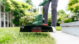 Akku-Rasentrimmer UniversalGrassCut 18V 26, ohne Akku und Ladegerät by Bosch Home & Garden, Green – product image 4 of 5