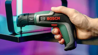 Akku-Schrauber »IXO 7«, 5,5 Nm, (Set), 10-tlg. Bit-Set, Winkelaufsatz, Exzenteraufsatz, Aufbewahrungsbox fra Bosch Home & Garden, Grøn – produktbillede 2 af 5