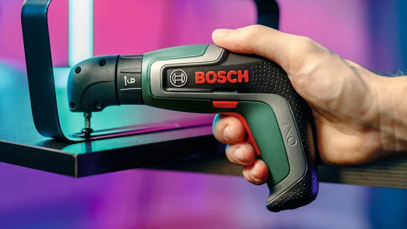 Akku-Schrauber »IXO 7«, 5,5 Nm, (Set), 10-tlg. Bit-Set, Winkelaufsatz, Exzenteraufsatz, Aufbewahrungsbox fra Bosch Home & Garden, Grøn – produktbillede 2 af 5