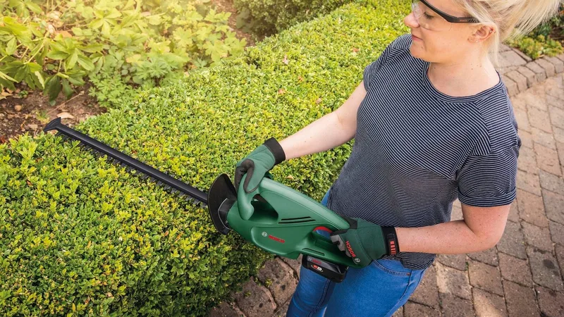 EasyHedgeCut 18V-52-13 Accu heggenschaar - Met 18 V accu en lader van Bosch – productafbeelding 4 van 5