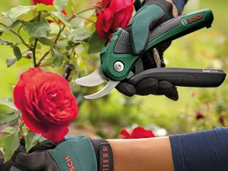EasyPrune Accu snoeischaar - Met 3.6 V accu en USB lader by Bosch Home & Garden – product image 5 of 5
