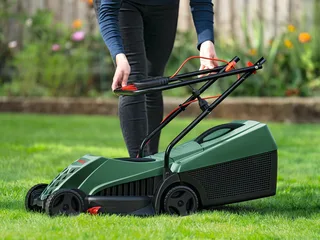 EasyRotak 32-205 – Elektrische grasmaaier – 32 cm – 31 L van Bosch – productafbeelding 1 van 5