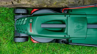 EasyRotak 32-205 – Elektrische grasmaaier – 32 cm – 31 L van Bosch – productafbeelding 2 van 5