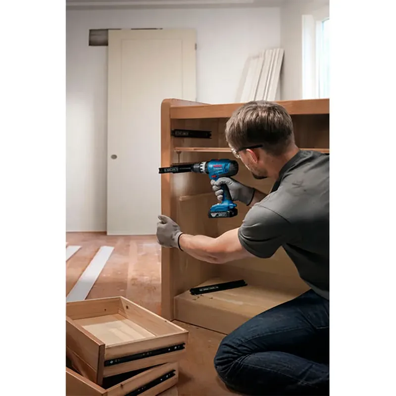 Bosch Kit D´outils électriques Gsb18v-25+gbh18v-18+gws18v-8(125)+2x4.0 de Bosch Professional – image du produit 4 sur 6