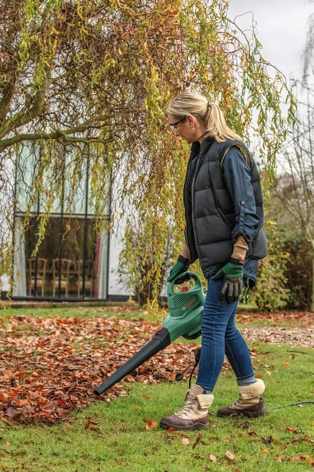 UniversalGardenTidy 2300 Bladblazer - op snoer - 2300 W by Bosch Home & Garden – product image 3 of 5