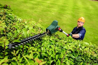 UniversalHedgePole 18 Heggenschaar op steel - Met 18 V accu en lader van Bosch – productafbeelding 2 van 5