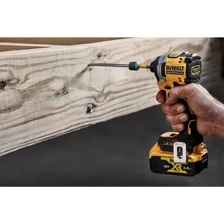 Visseuse à Percussion 18v Dcf850p2t de DEWALT, Jaune – image du produit 4 sur 4