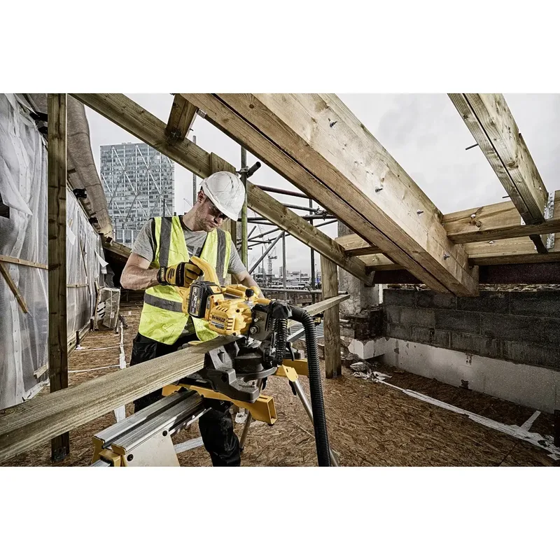 DCS777N Accu Afkort-/Verstekzaag 216mm 54V XR FlexVolt Basic Body by DEWALT – product image 2 of 3