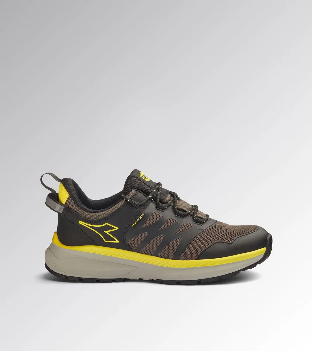 FREEDOM LOW O6 SR BROWN GRAY/YELLOW UTILITY fra Diadora Utility, Brown gray, Yellow utility, 47 – produktbillede