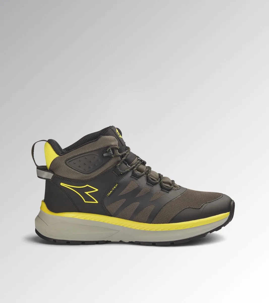 FREEDOM MID O6 SR BROWN GRAY/YELLOW UTILITY de Diadora Utility, Brown gray, Yellow utility, 40 – image du produit