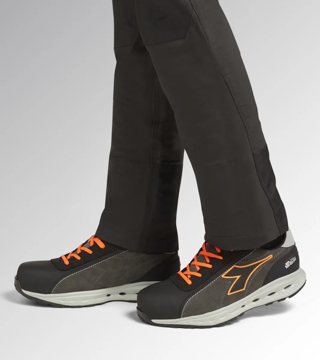 GLOVE A.BOX LOW PRO S3S FO SR HRO ASPHALT/Orange de Diadora Utility, Asphalt, Fluo-oranje, 44 – image du produit